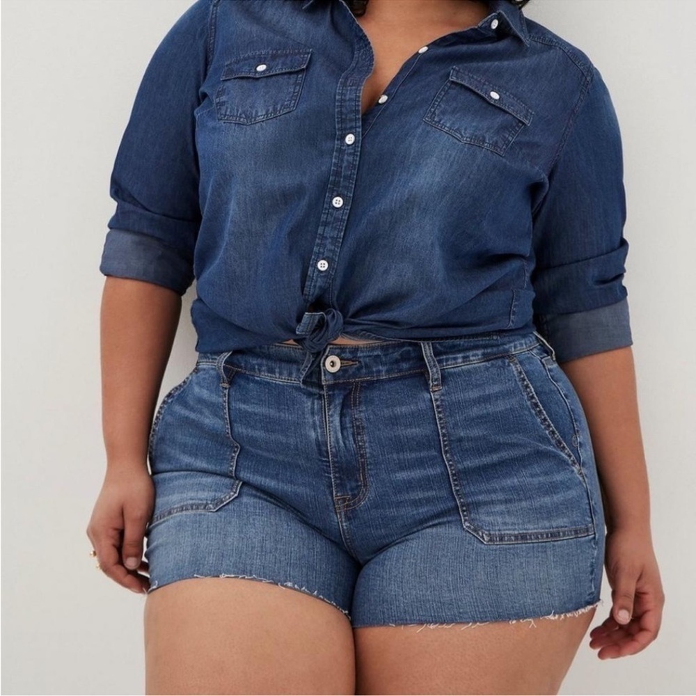 Torrid High Rise Patch Pocket Short NWT Size 26